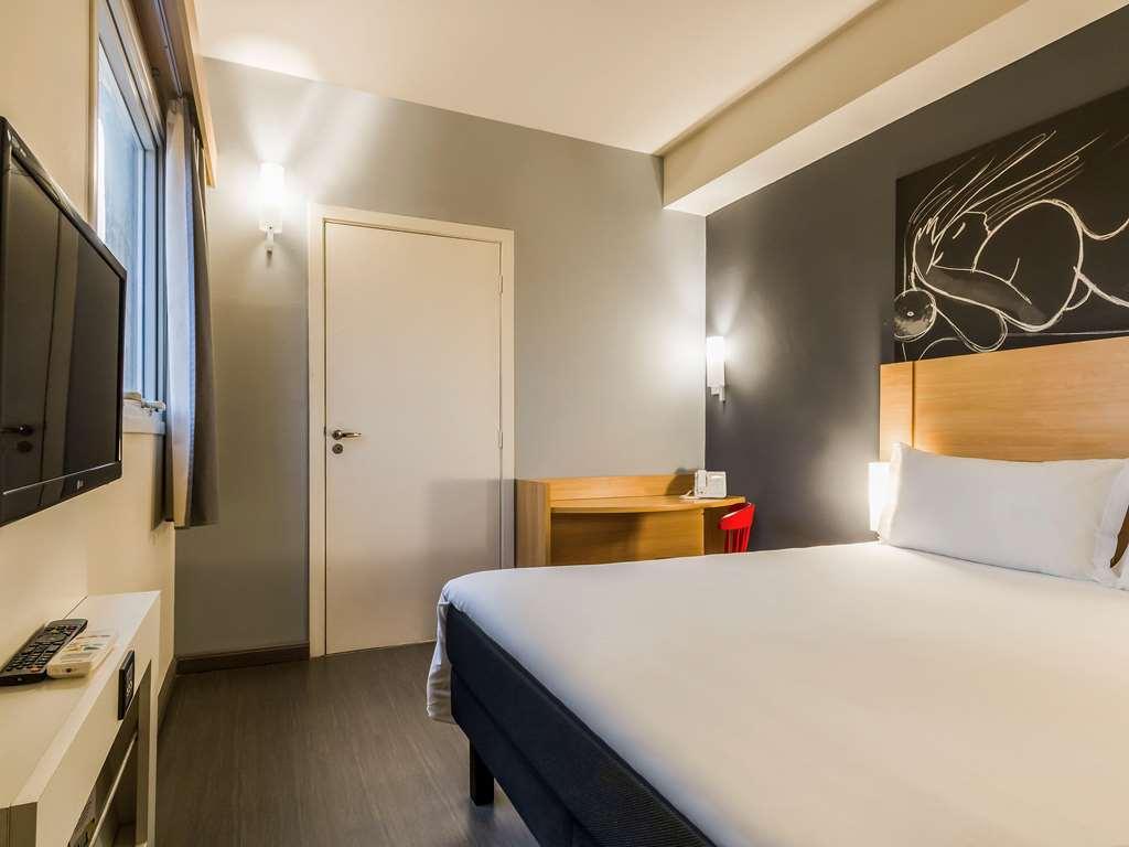 Ibis Uberaba Hotell Rum bild